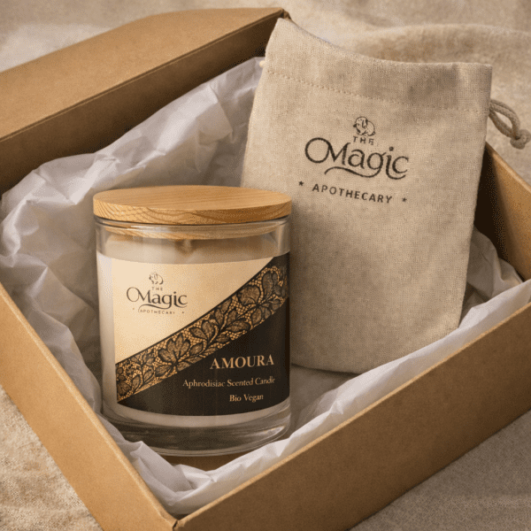 Amoura, aromatherapy candle, gift set with box and pouch, for passion and sensuality, The Magic Apothecary
