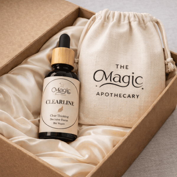 ClearLine, mezcla de aceites esenciales para claridad y enfoque, detalle del frasco, etiqueta visible, estilo editorial, The Magic Apothecary