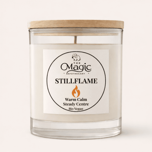 Stillflame, vela aromaterapéutica, frasco de vidrio con tapa de madera, etiqueta frontal, para calma y meditación, The Magic Apothecary