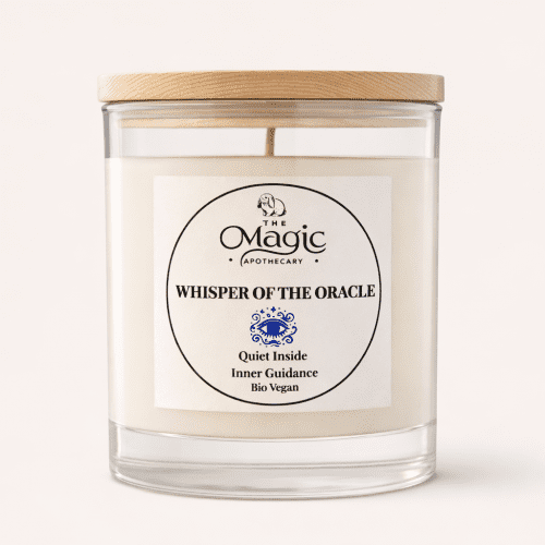 Whisper of the Oracle, vela aromaterapéutica, frasco de vidrio con tapa de madera, etiqueta frontal, para intuición y comprensión, The Magic Apothecary